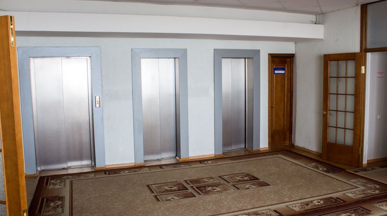 Лифты в главном корпусе санатория Родник в Пятигорске