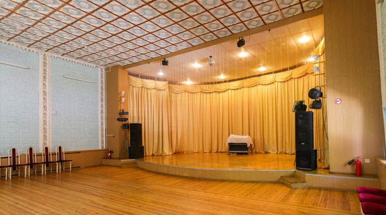 Зал для танцев санатория Родник в Пятигорске