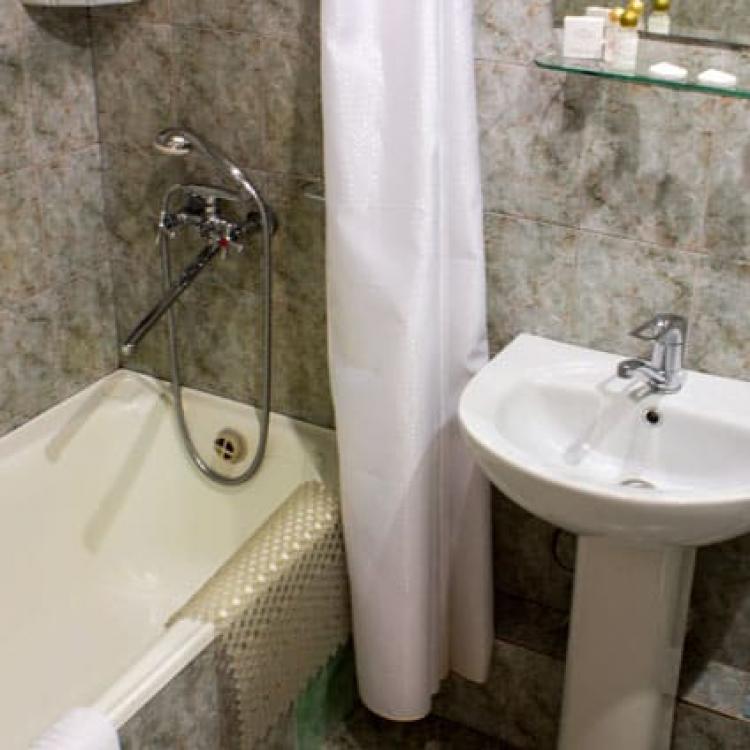 Ванная комната в 2 местном 2 комнатном 1 категории, Корпус 4 санатория Родник в Пятигорске