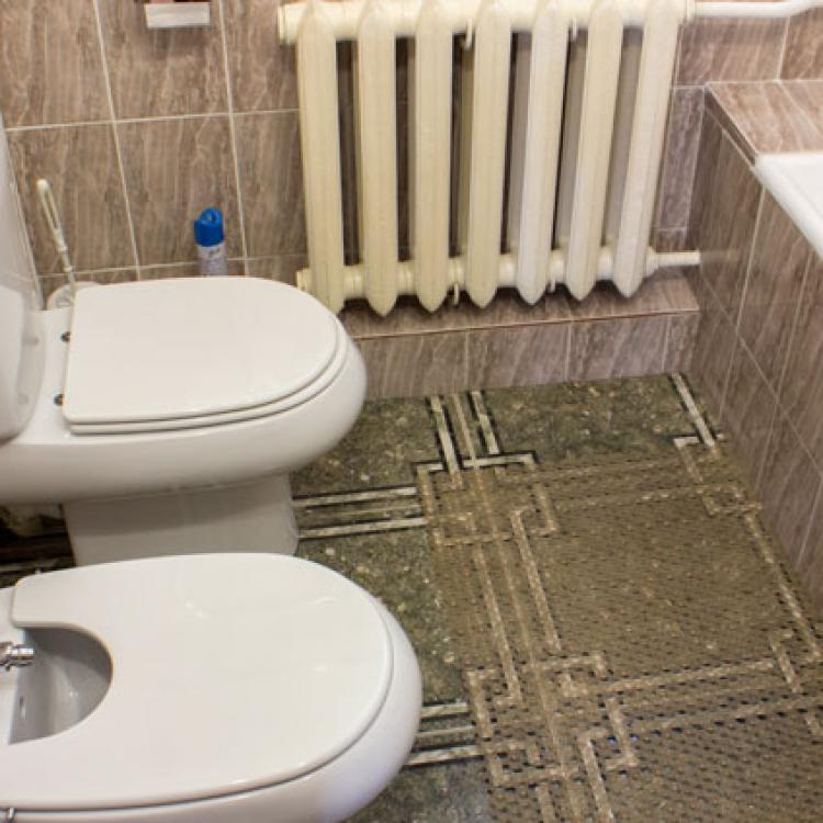 Совмещенный санузел с ванной в 2 местном 3 комнатном Люксе, Корпус В санатория Родник. Пятигорск