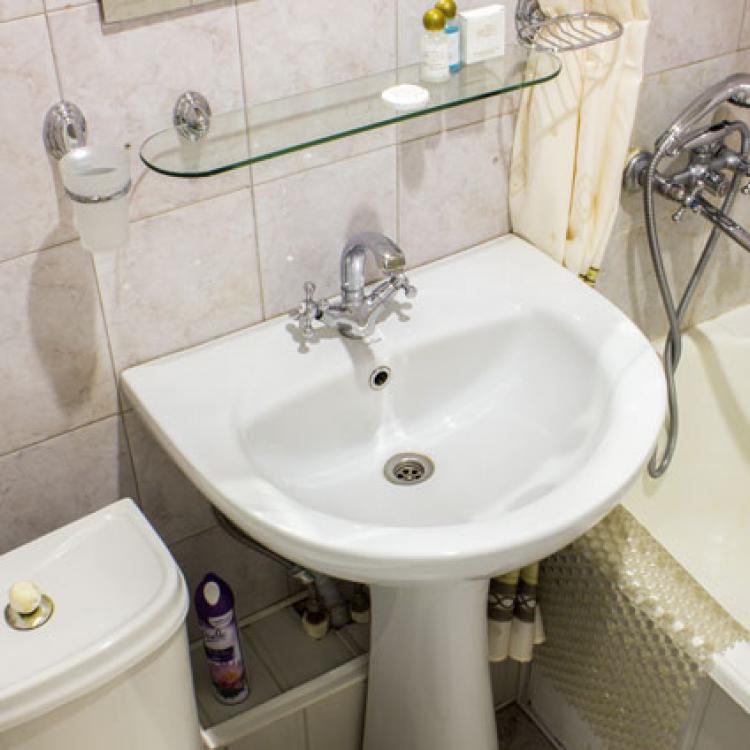 Совмещенный санузел с ванной в 1 местном 1 комнатном 2 категории, Корпус 4 санатория Родник в Пятигорске