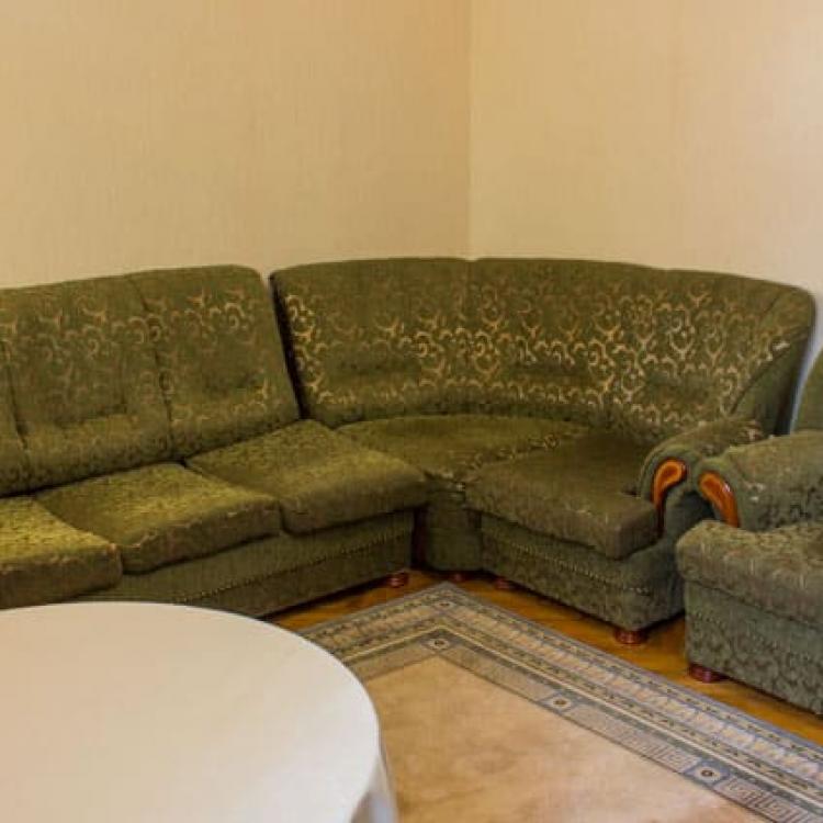 Мягкая мебель в гостиной 2 местного 2 комнатного Люкса, Корпус В санатория Родник в Пятигорске 